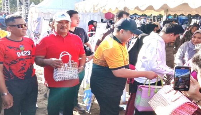 Menyambut Hari Jadi Kabupaten Bengkulu Utara ke 66 Ketua DPR Ikut Hadiri Car Free Day Di Alun-Alun
