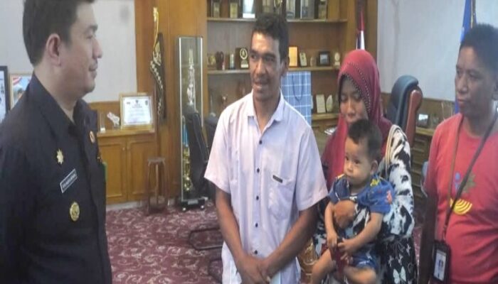 Pemkab Bengkulu Utara Era Bupati Arie Salurkan Bantuan Ke Penderita Penyakit Jantung Bocor