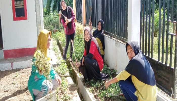 Pemdes Talang Curup Era Kades Sudianto Setiap Jum’at Gotong Royang Pembersihan Desa