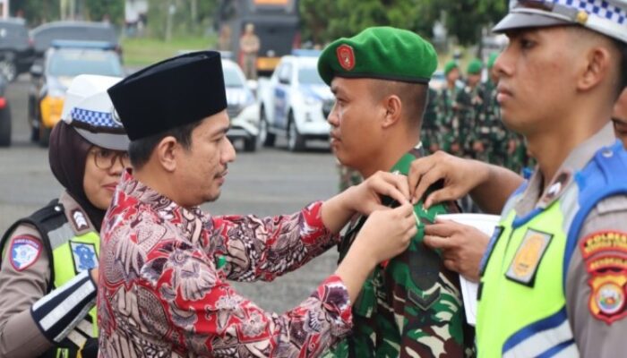 Bupati Arie Pimpin Apel Pasukan pengamanan Hari Raya Idul Fitri 1447 Hijriah 2026 Di Bengkulu Utara