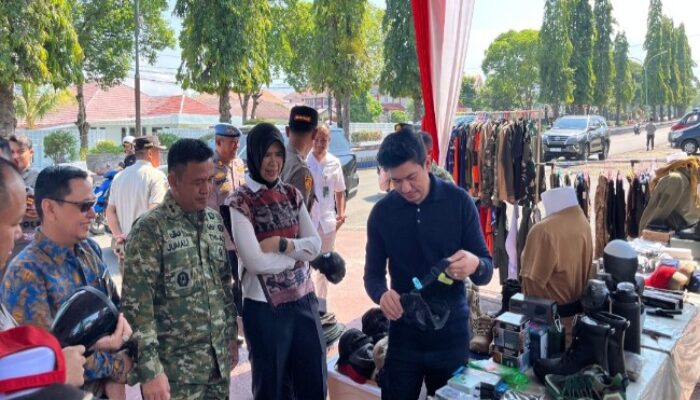 Vicon Dengan Panglima, Era Dandim Letkol CZI Jumali Kodim 0423 Bengkulu Utara Gelar Bazar Murah Di Alun-Alun